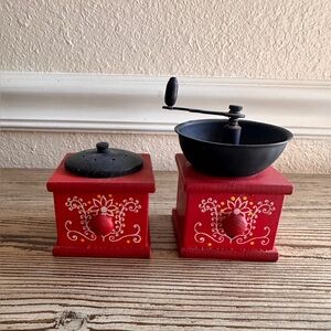 Vintage Salt and Pepper Shaker Set Coffee Grinder Design Enesco Japan Red